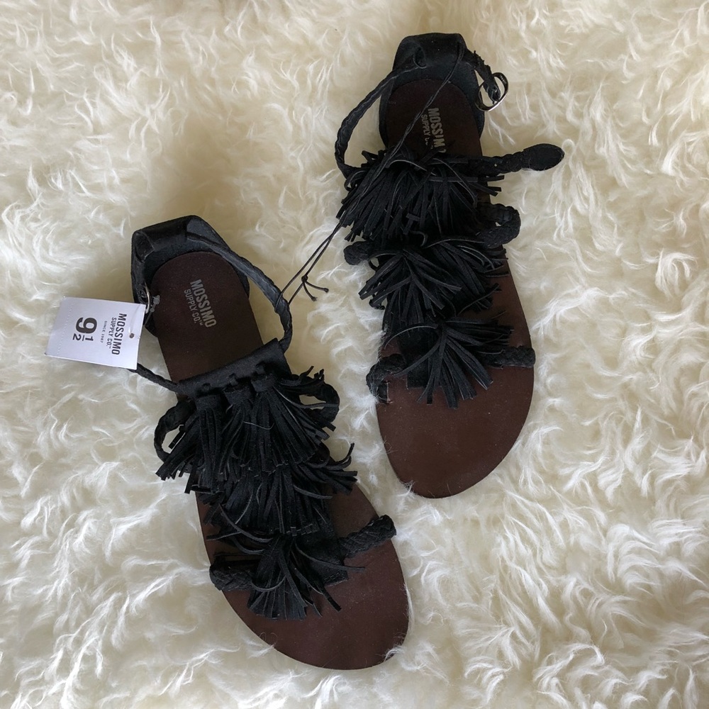 NWT Mossimo Maria Fringe Sandals